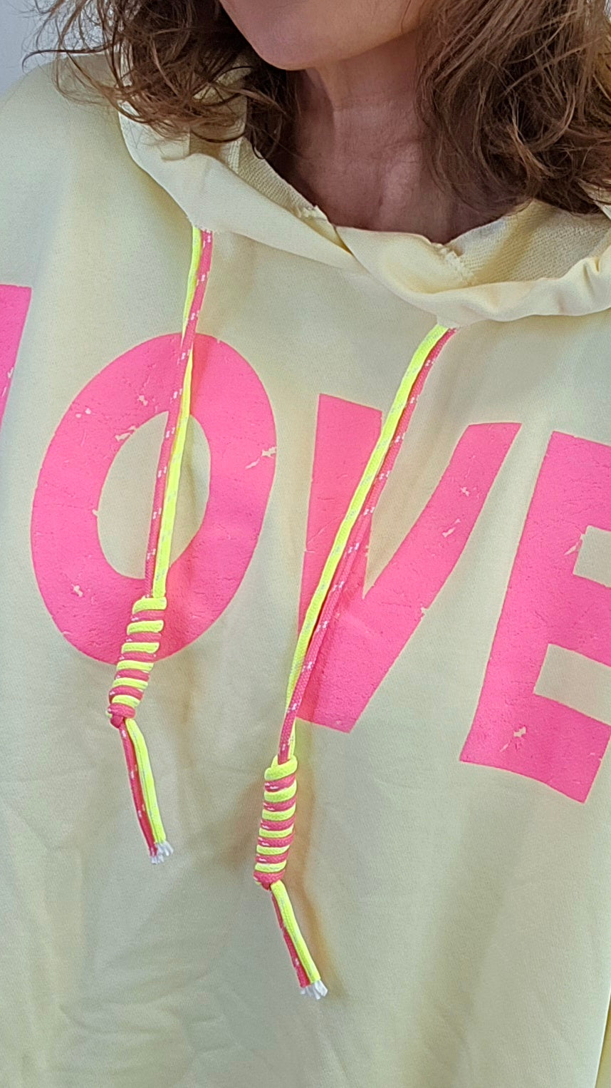 Oda Love hettegenser gul