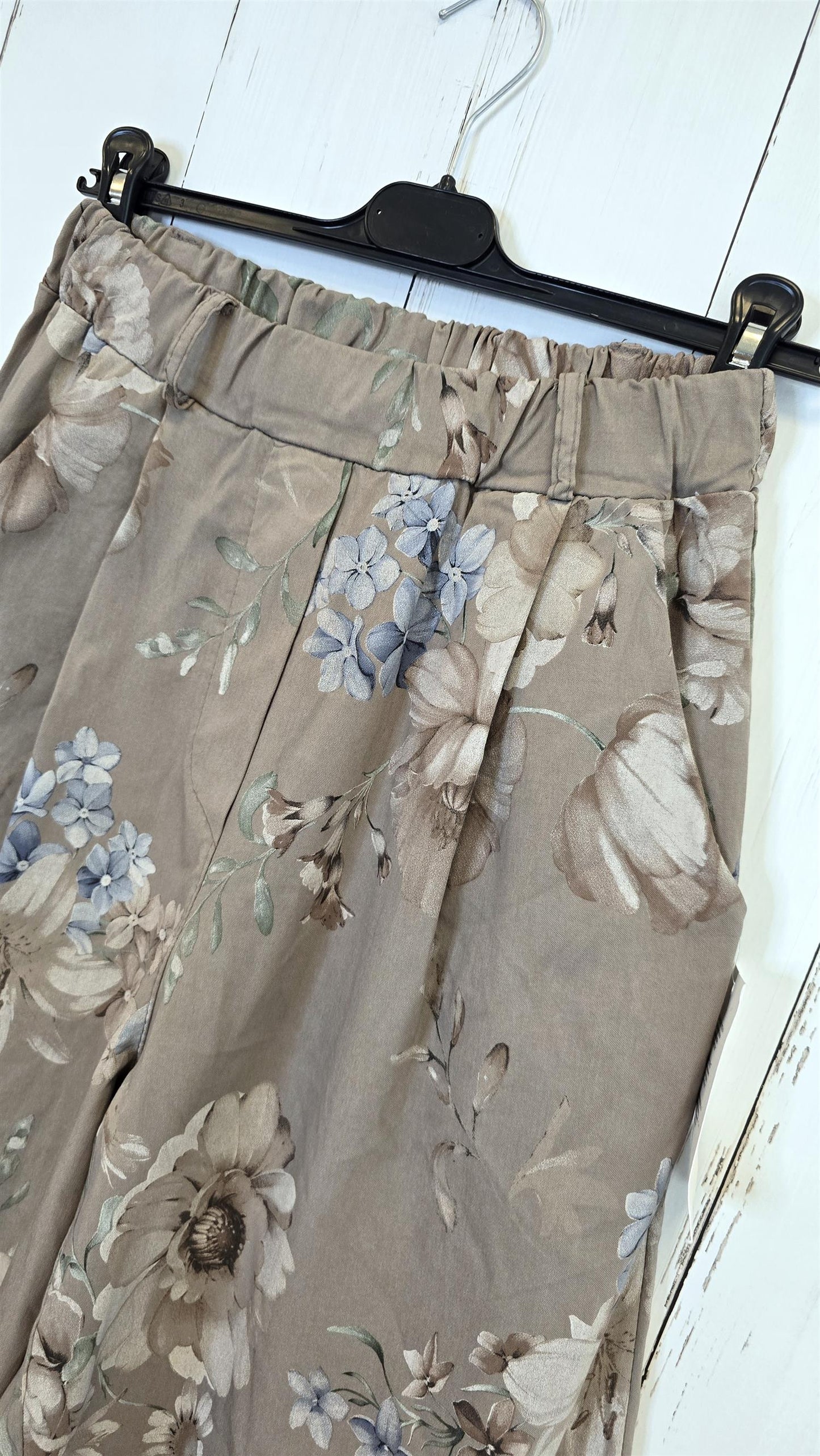 Bermuda shorts taupe