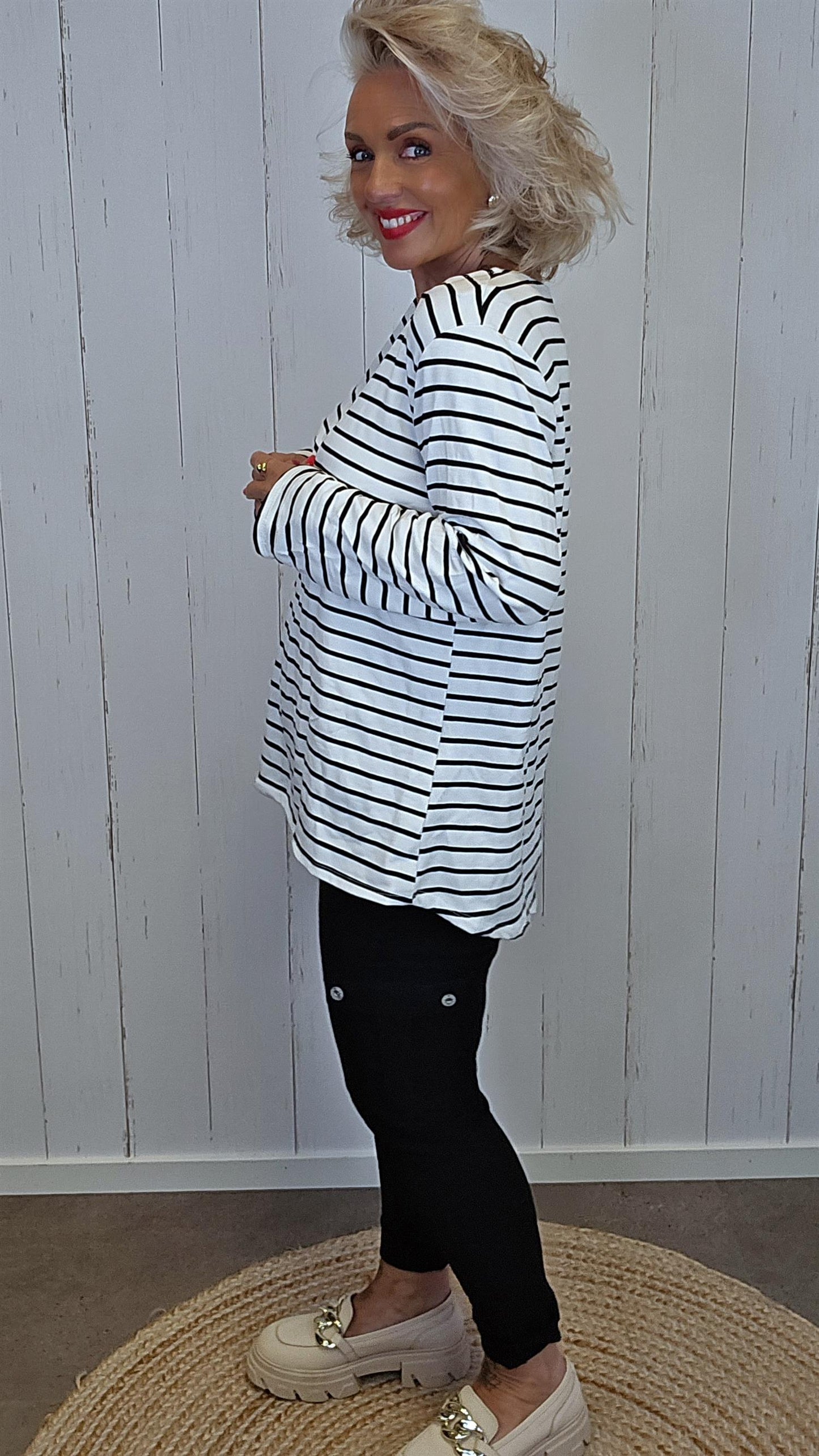 Jenny Topp Med svarte Striper