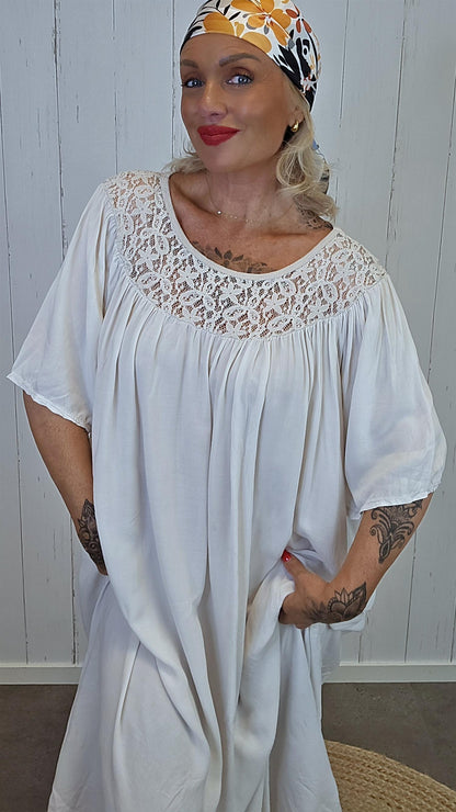 Freja blonde kjole beige