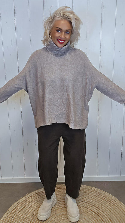 Kajsa Genser taupe
