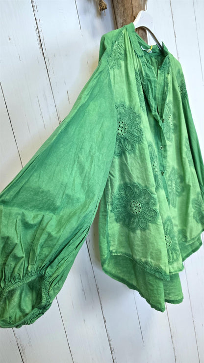 Elin brodert bluse grønn