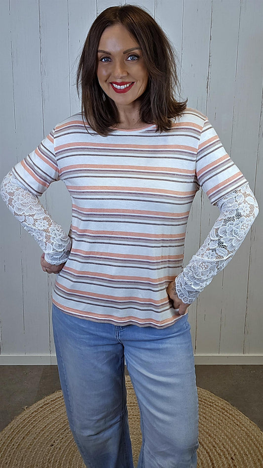 T-shirt topp med blonder