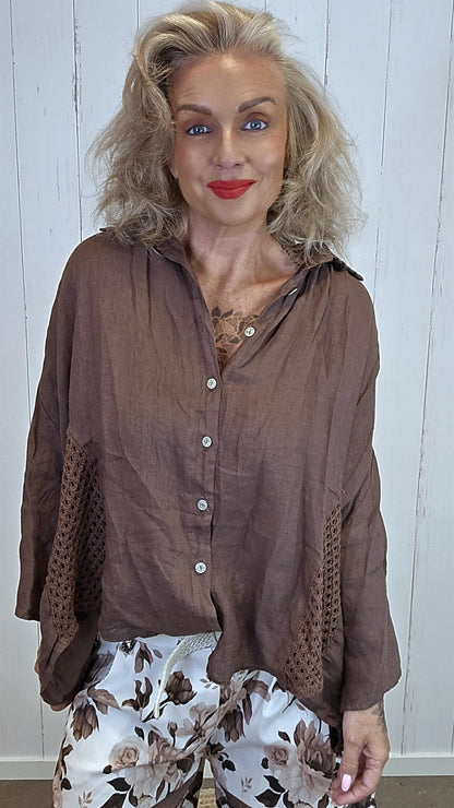 Tanja linskjorte med Hekledetaljer brun
