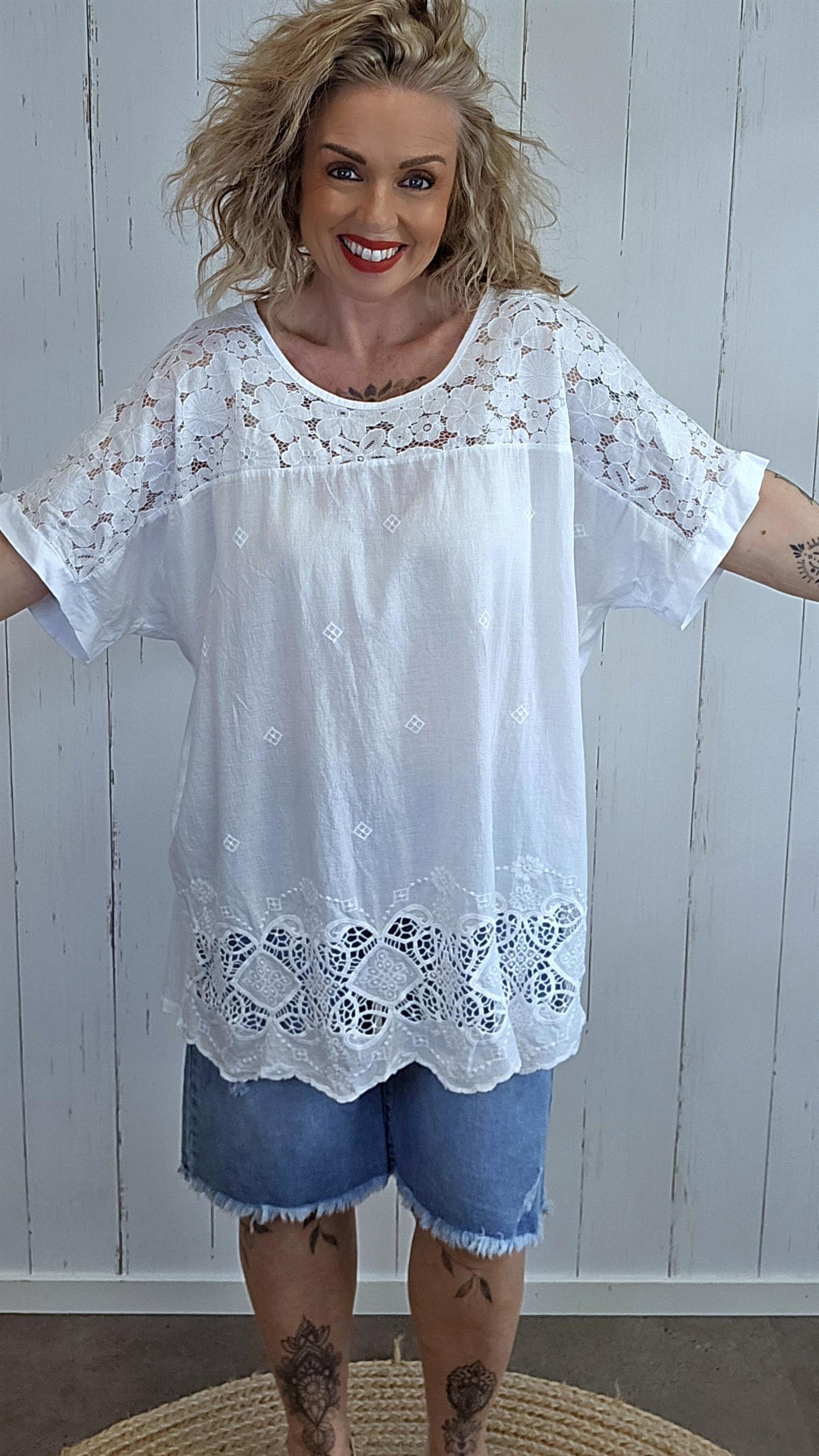 Jemma Topp med blonde detaljer
