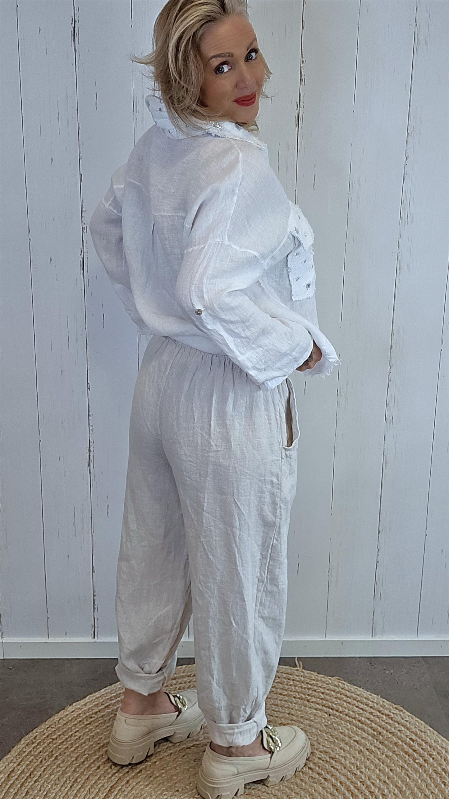 Weronica linbukse med rå detaljer