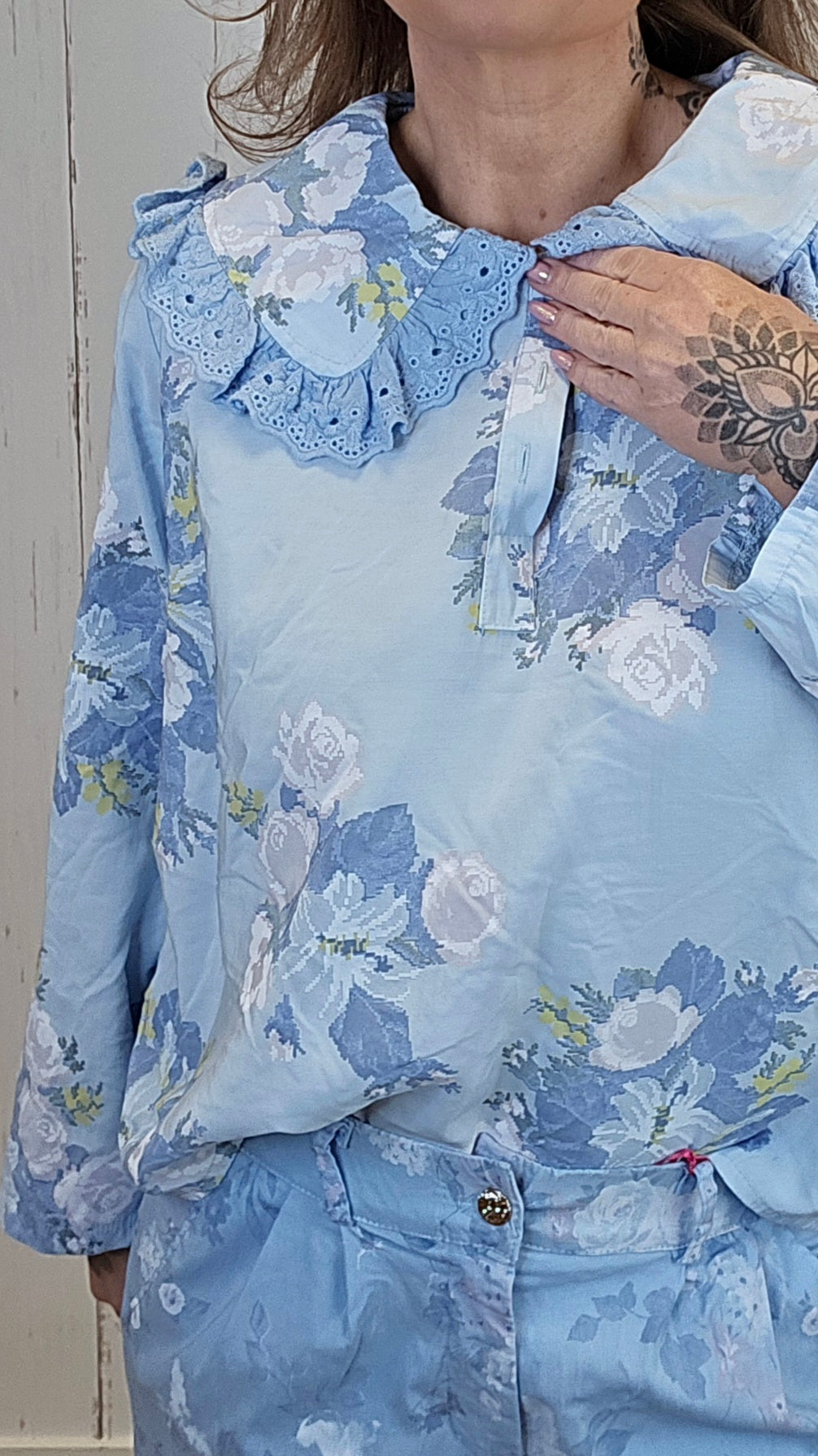 Elise blomsterbluse blå