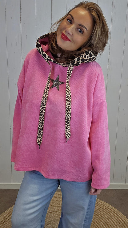 Lola hettegenser med leoparddetaljer rosa
