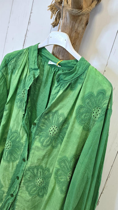 Elin brodert bluse grønn