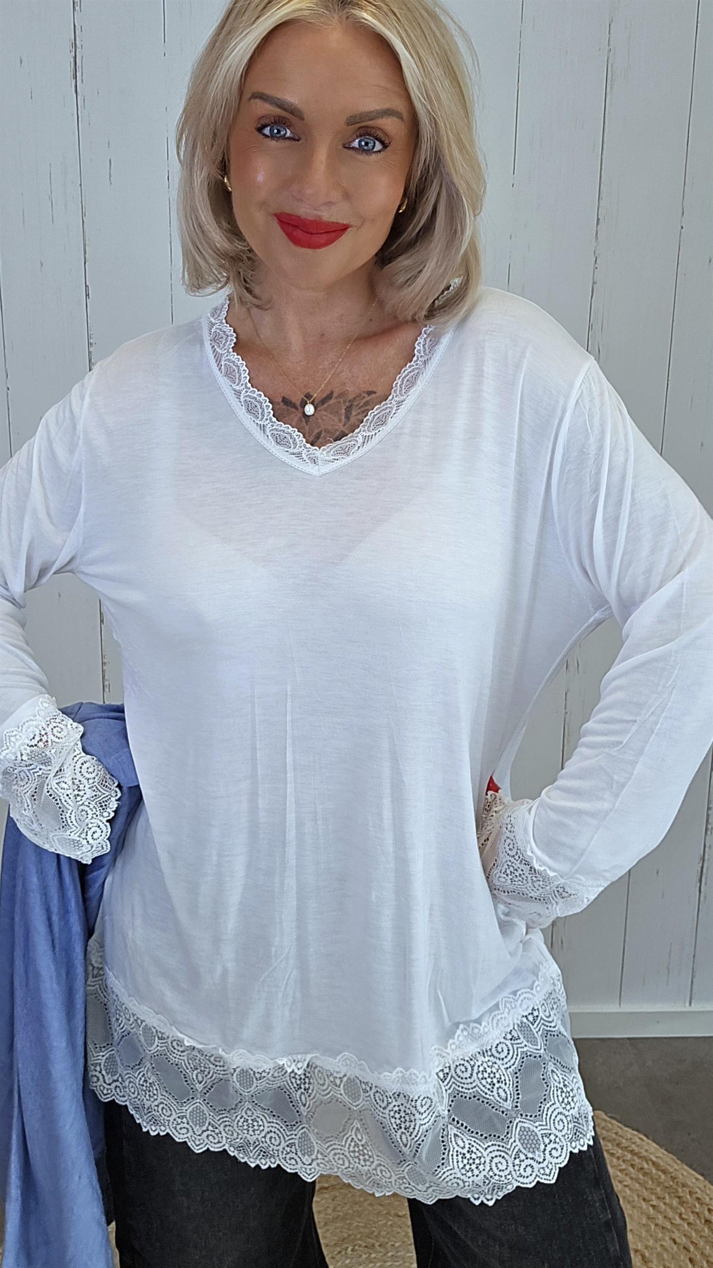 Iris blonde topp hvit