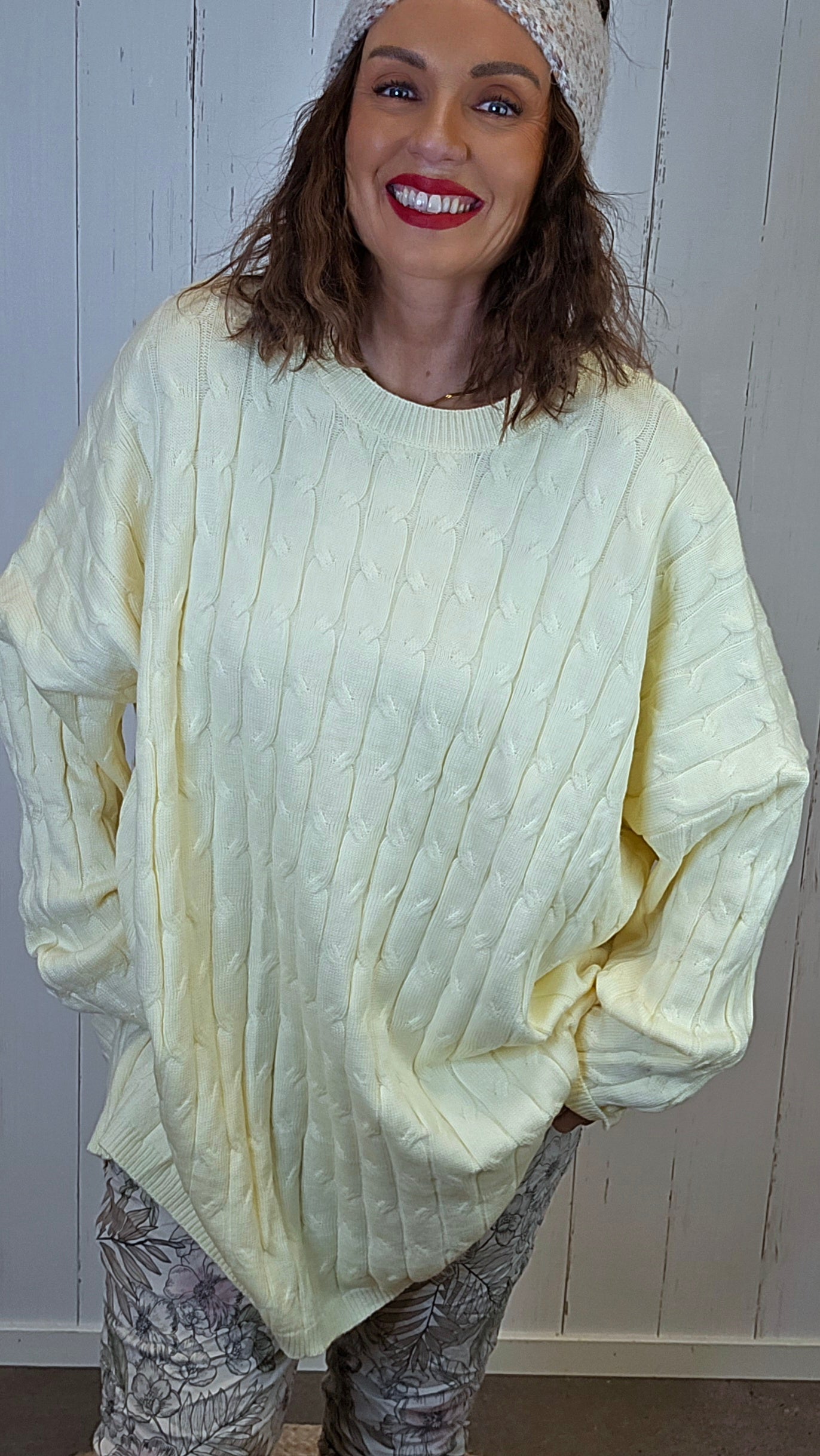 Emilie strikkegenser gul