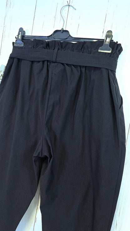 Bukse svart med knytebelte