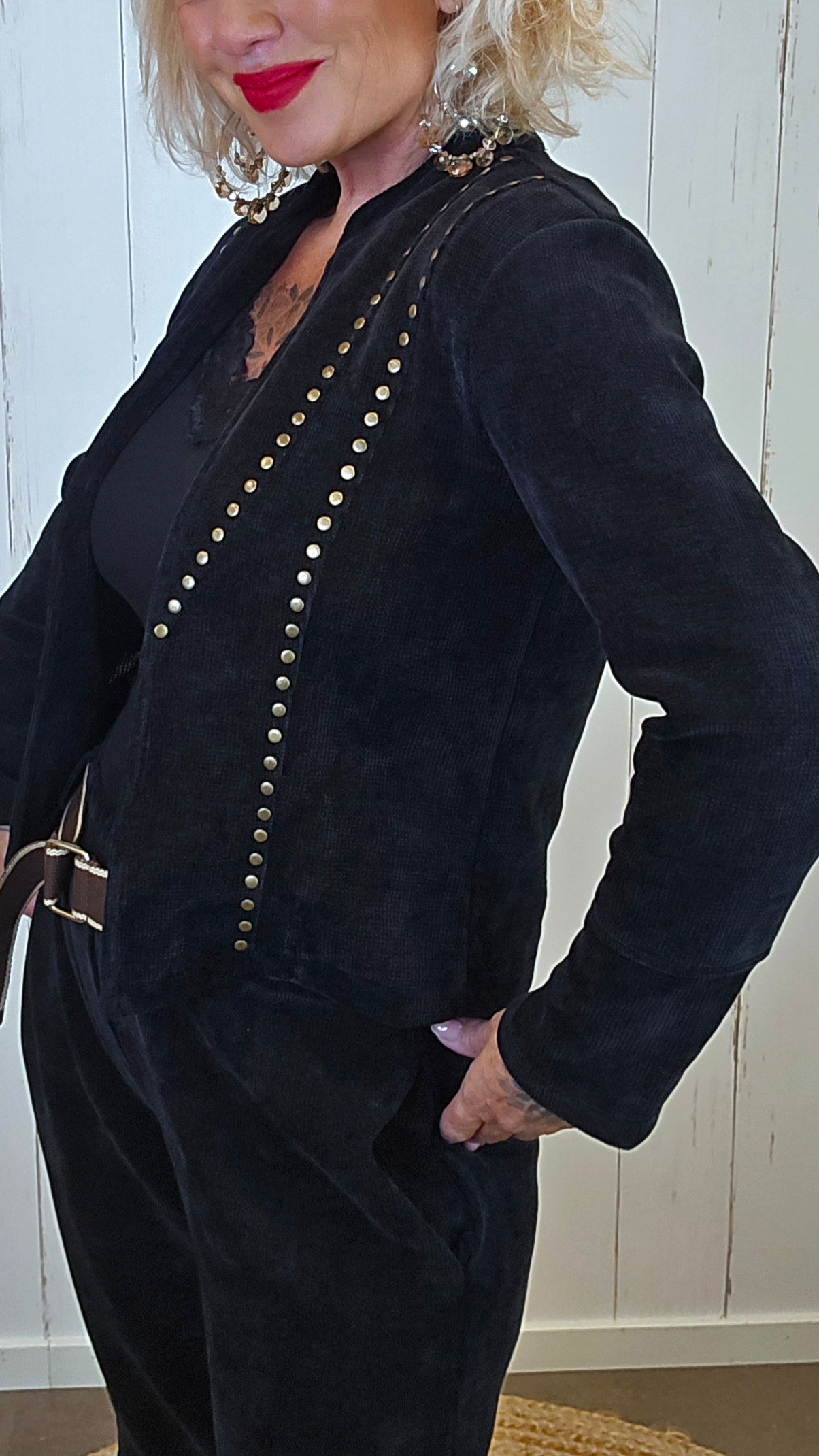 Kaia myk blazer med gullnagler svart