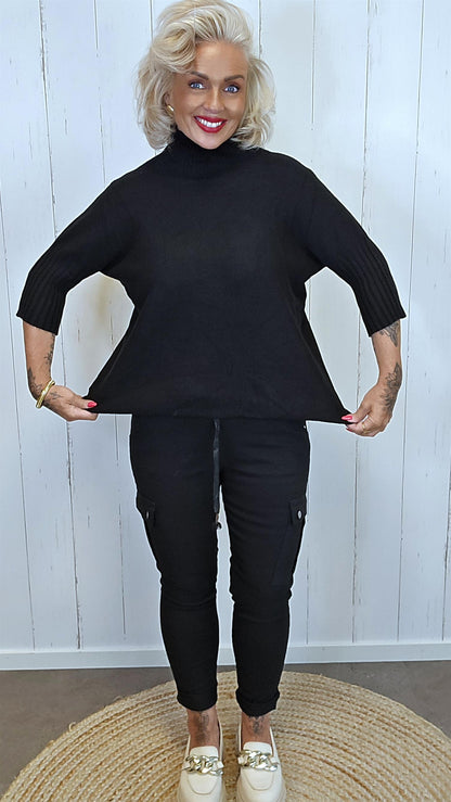 Caroline genser svart