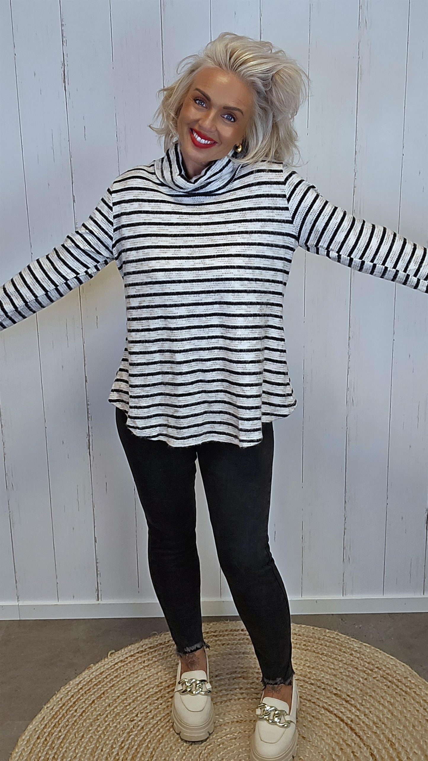 Jonna genser striper svart