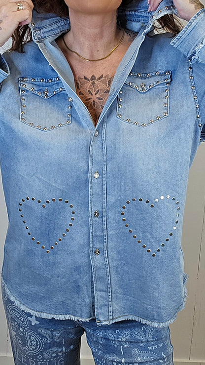 Lina denimskjorte med nagledetaljer