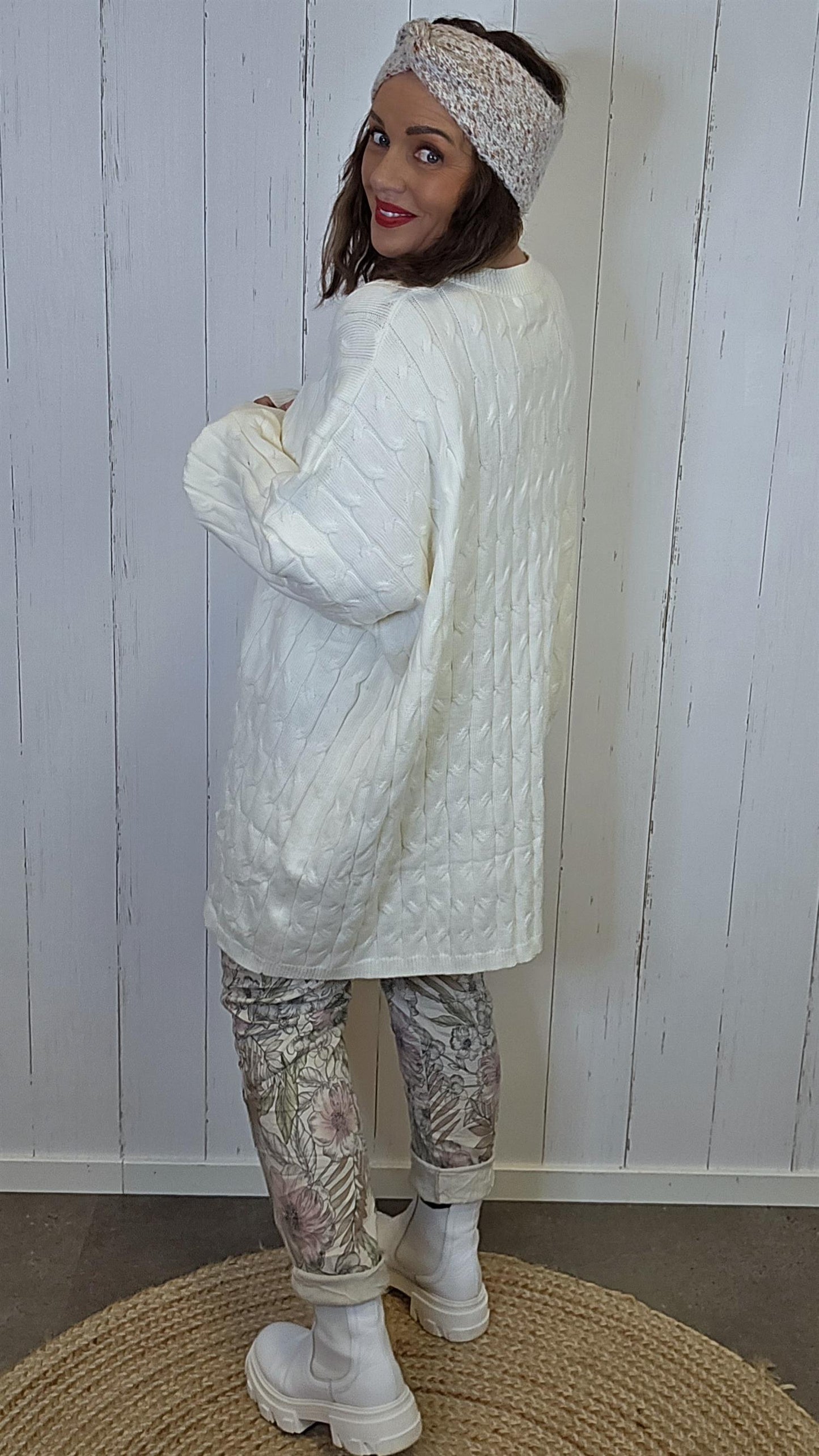 Emilie strikkegenser creme