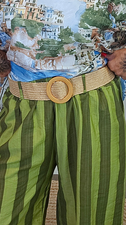 Løse shorts med belte grønn