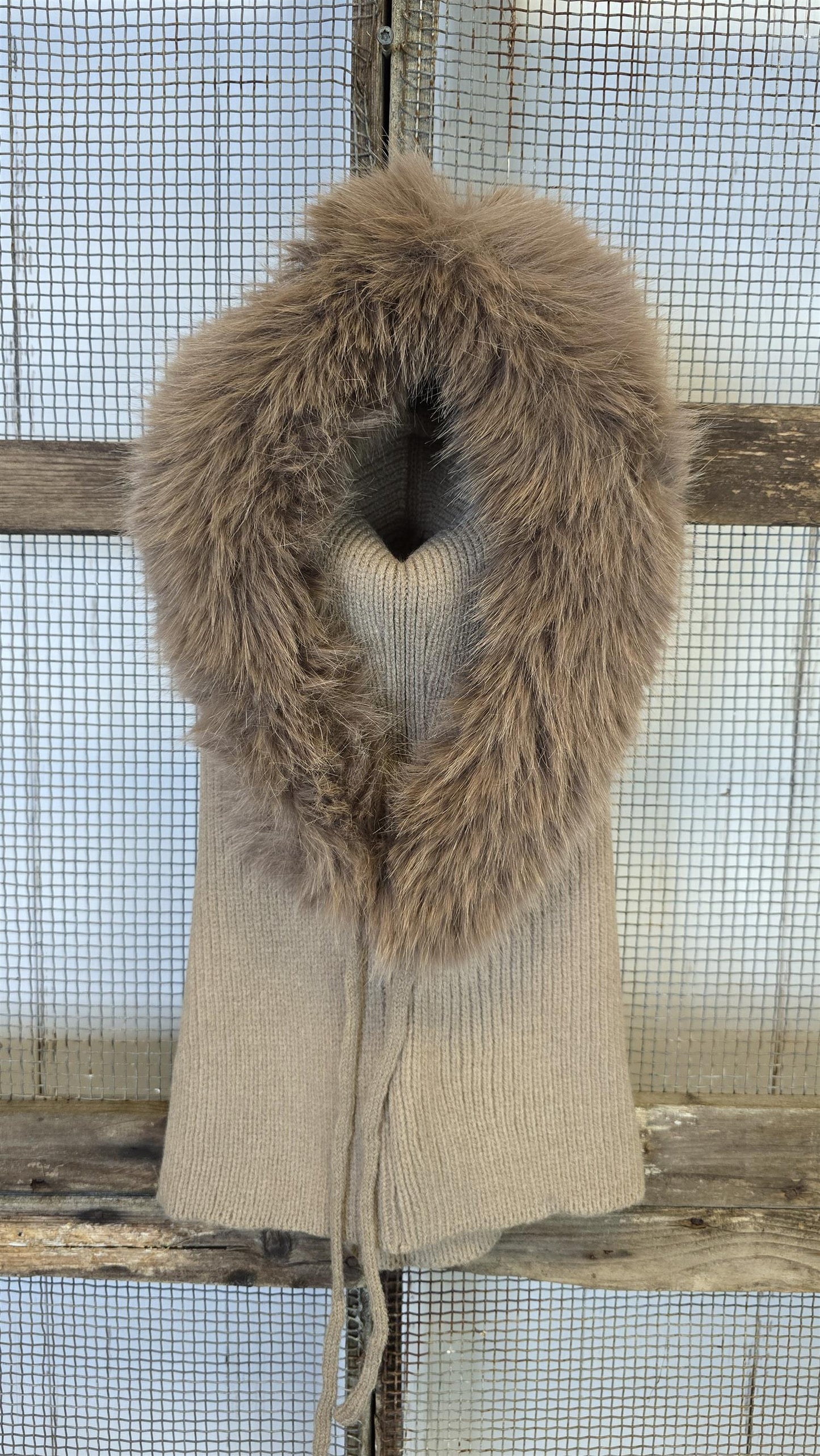 Balaclava hette med pels taupe