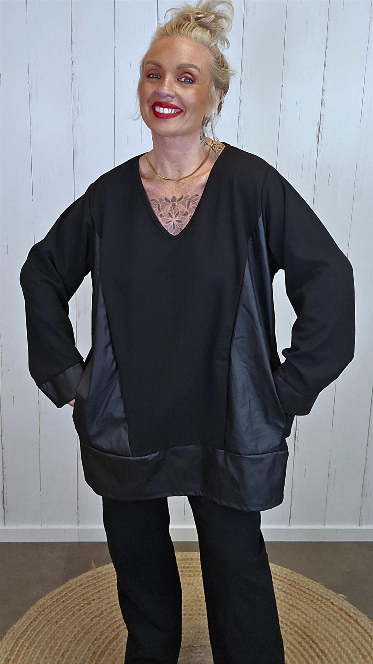 Yara lang tunikatopp med imitert skinn