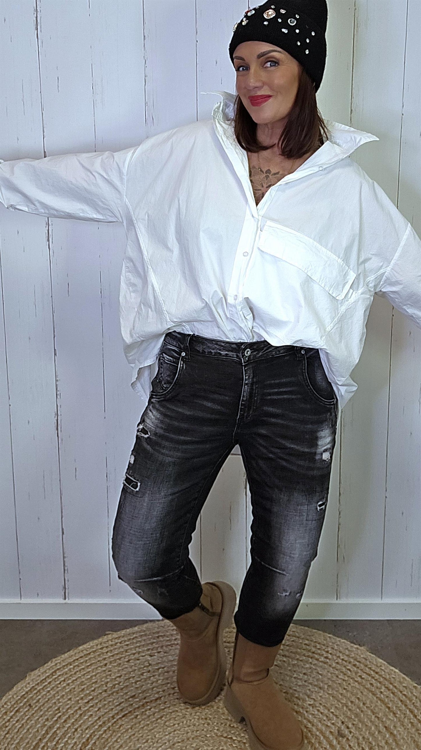 Lea svartgrå jeans med slitasje