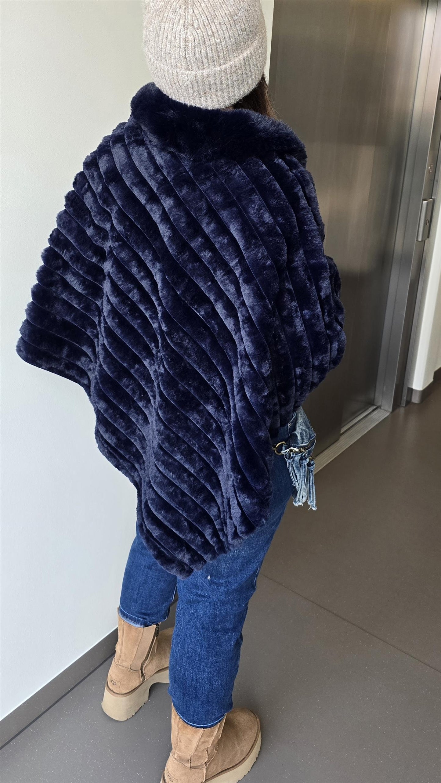 Gabrielle poncho navy