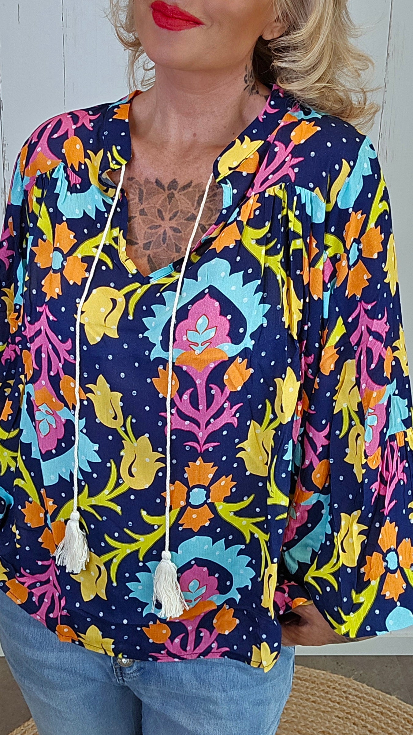 Rose bluse med print navy