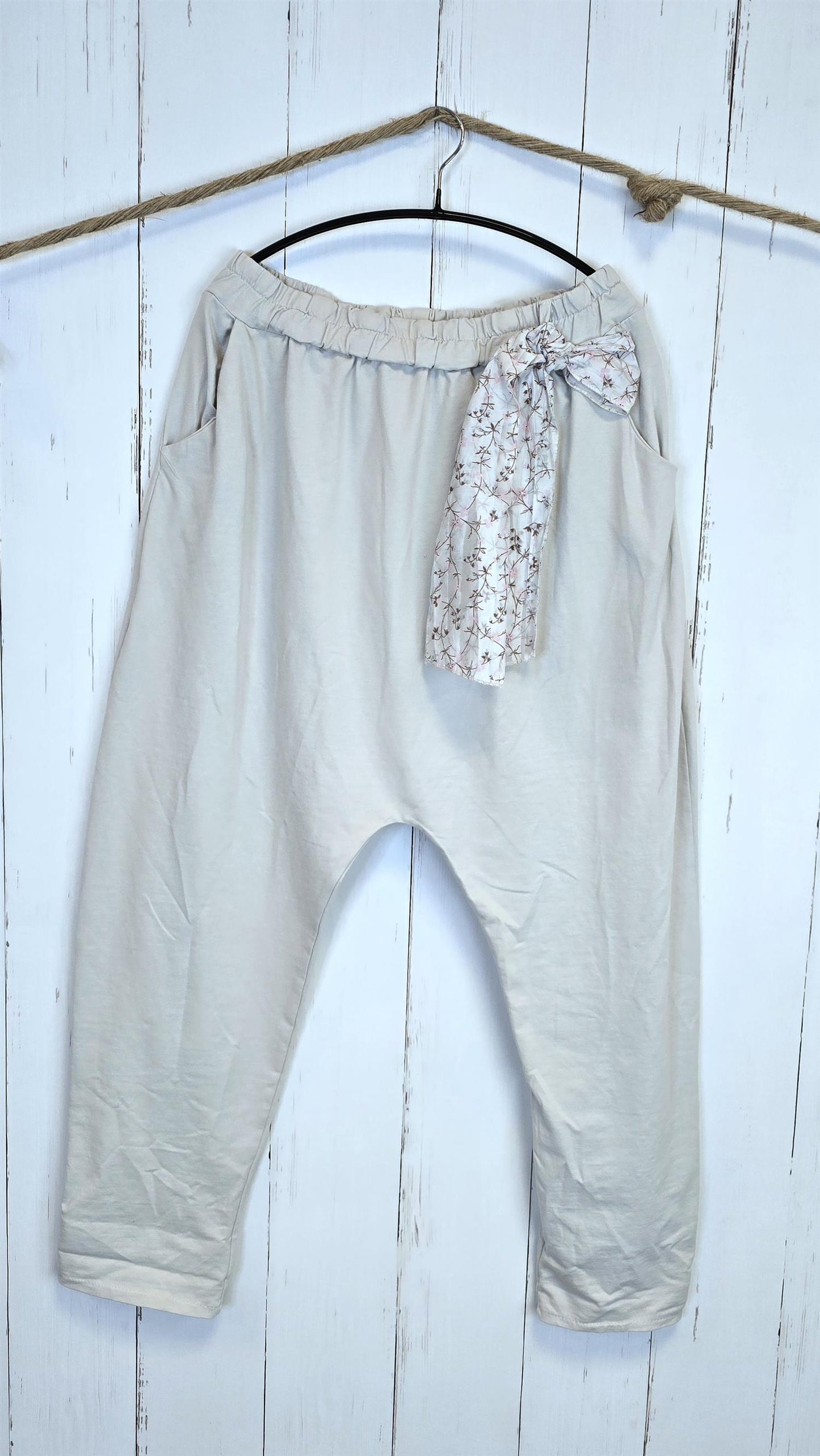 Sara bukse med sløyfedetalj beige