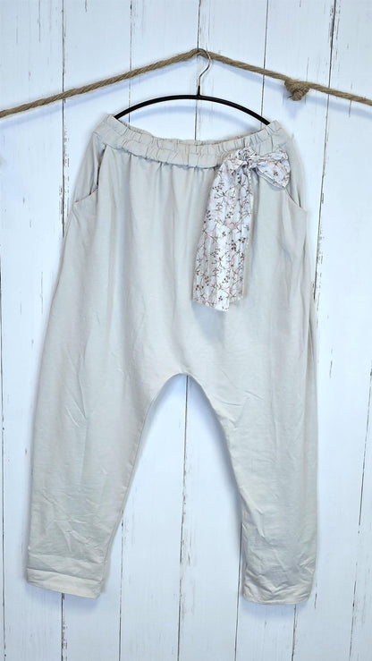 Sara bukse med sløyfedetalj beige