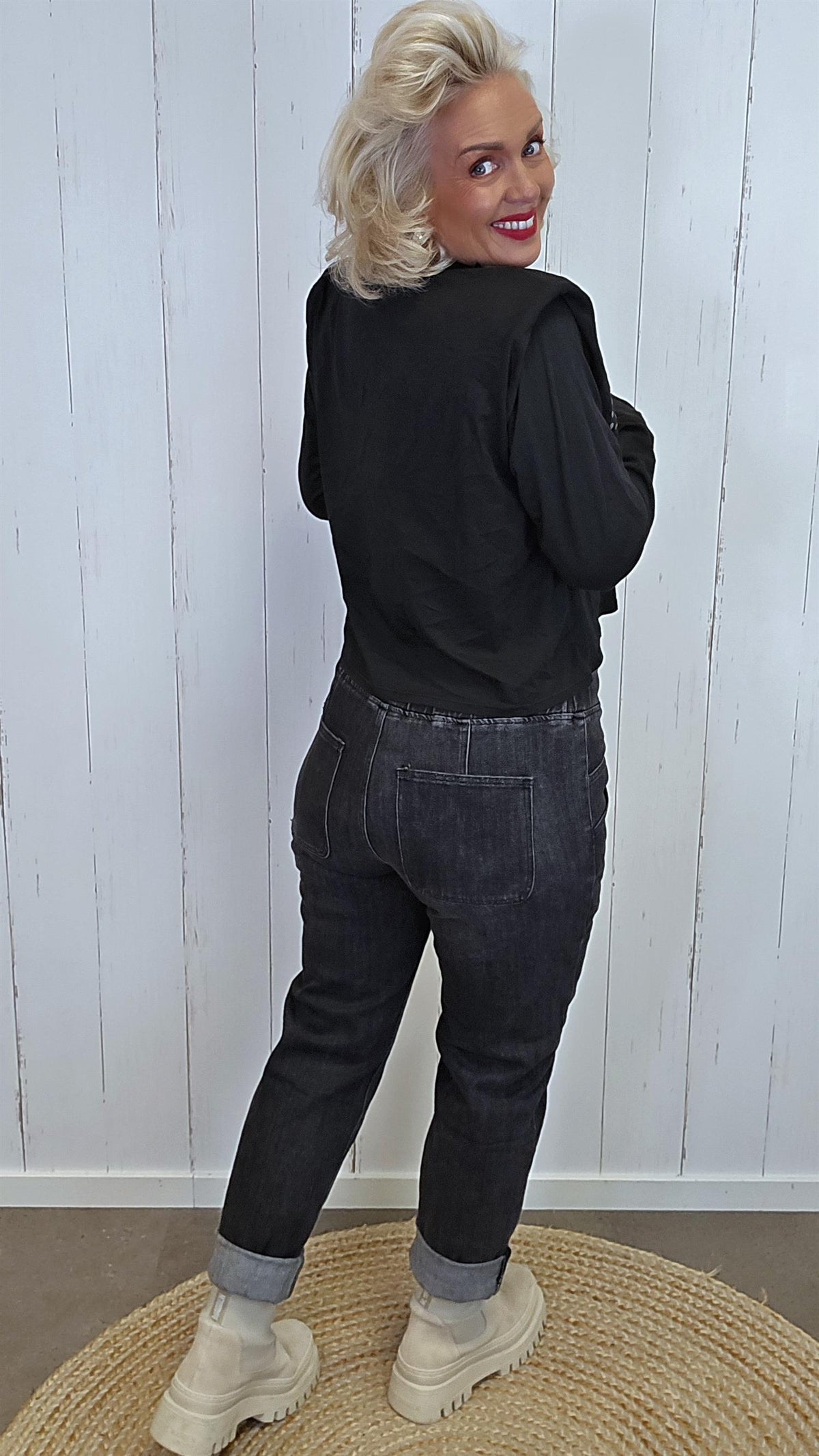 Vega jeans med doble skrålommer svart