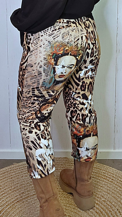 Frida bukse med leopardmønster