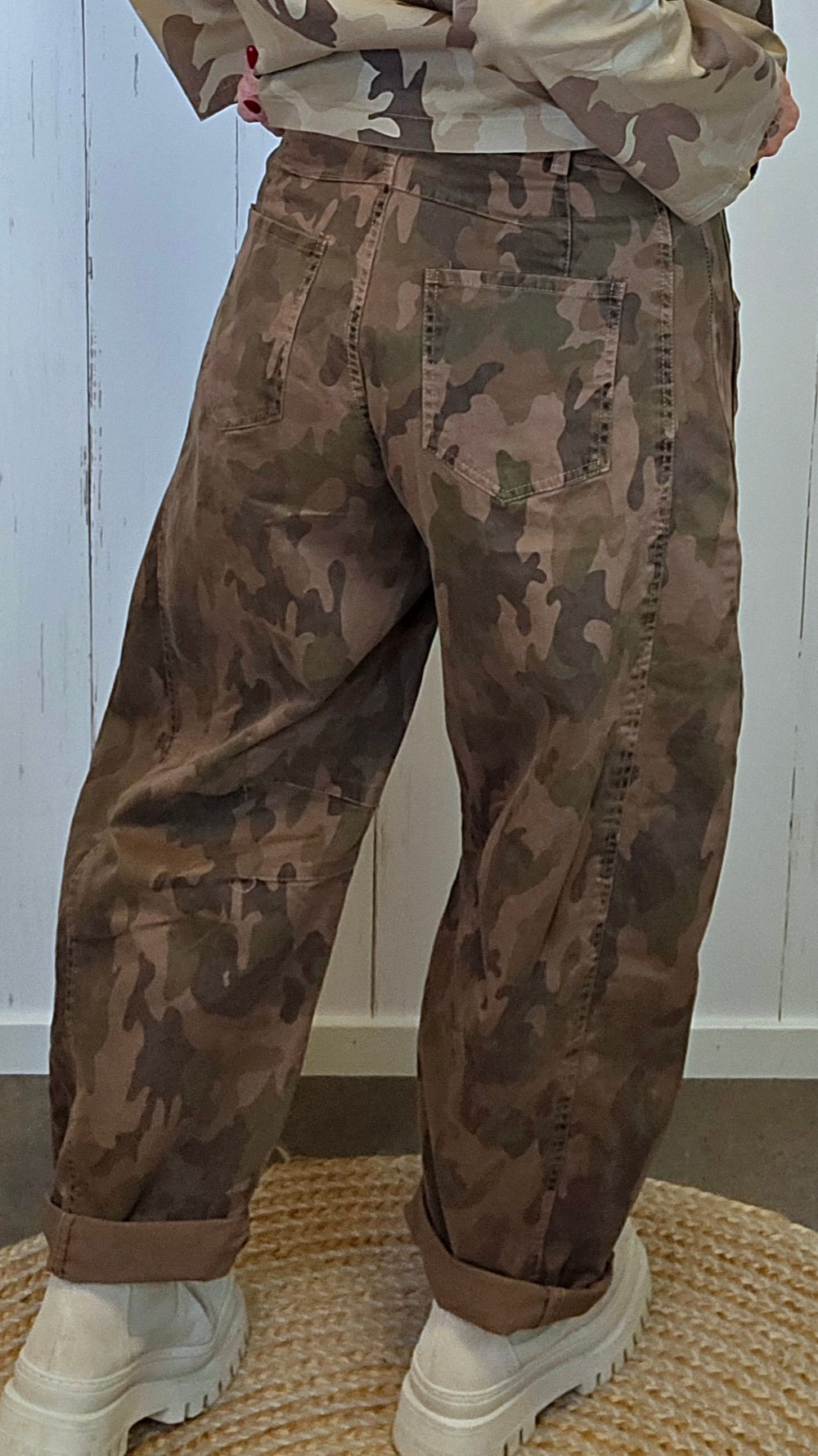 Katty camobukse med barrelfasong