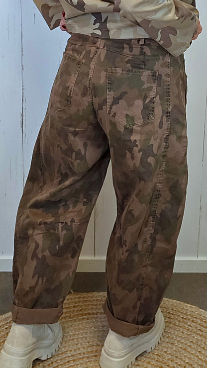 Katty camobukse med barrelfasong