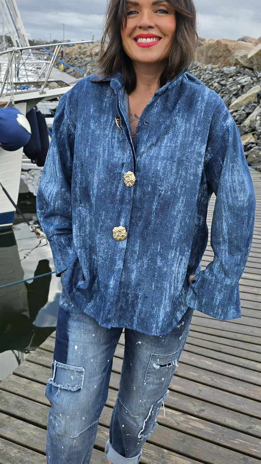 Heidi denim skjorte med broscher