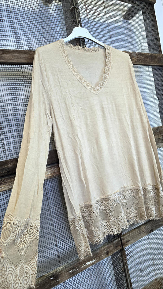 Freya topp med blonder beige