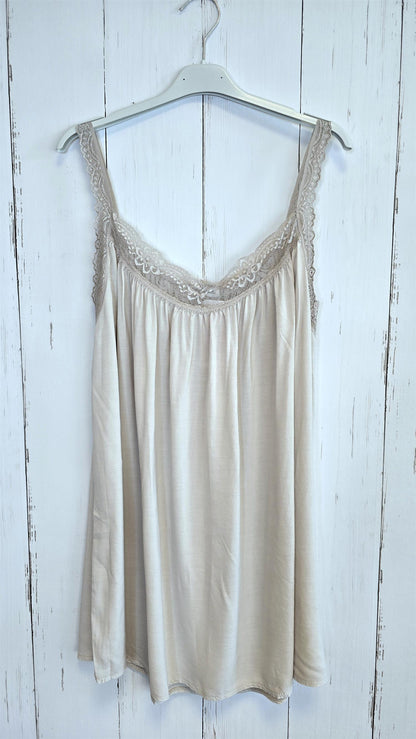 Singlet med blonder beige
