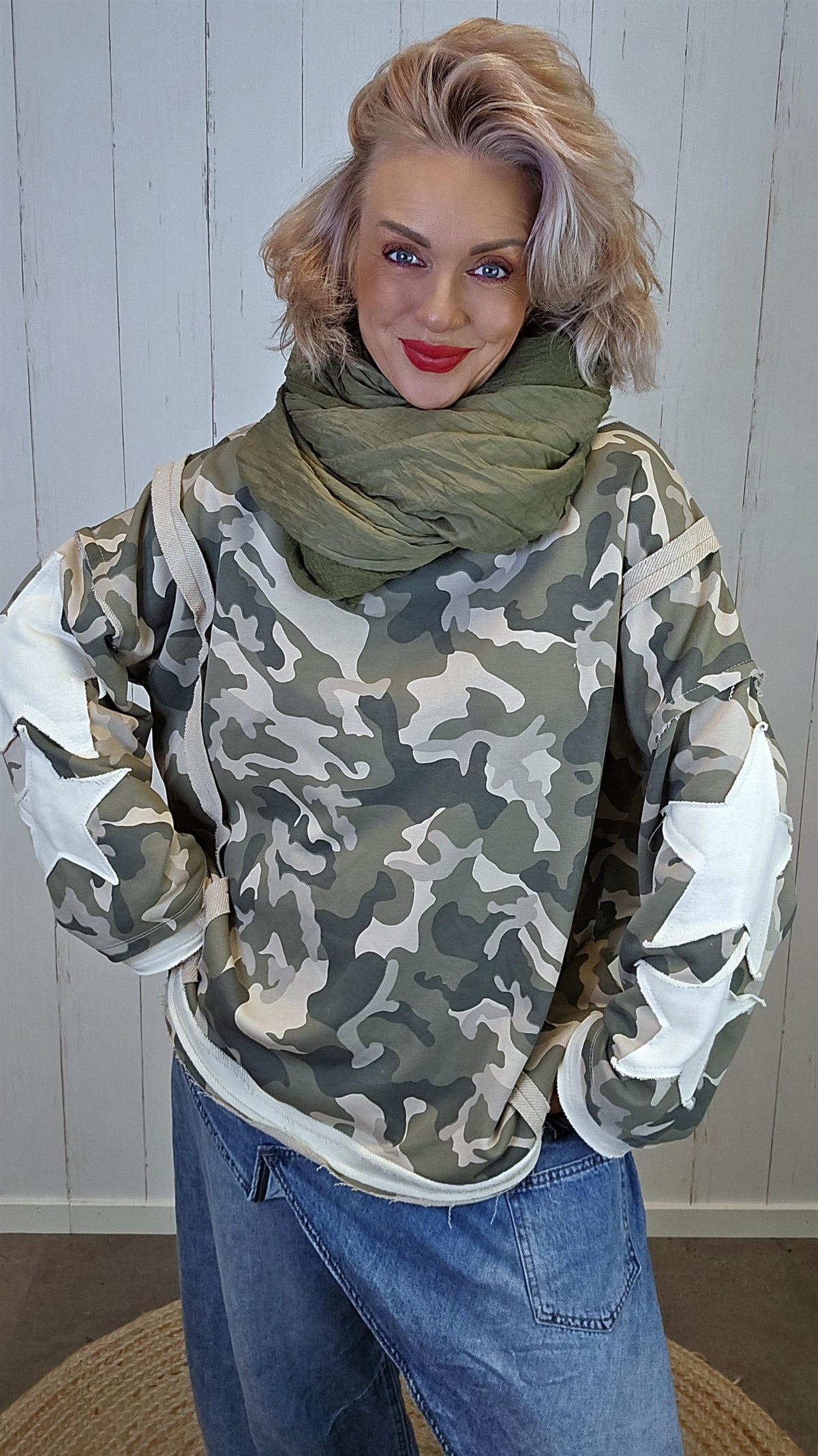 Camo genser med stjerne kaki