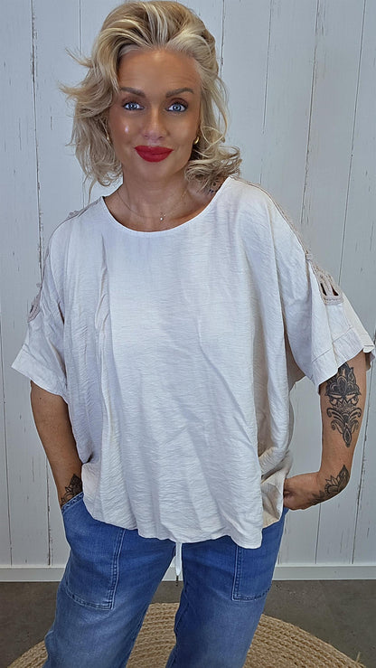 PonchoTopp med Åpne Skuldre beige