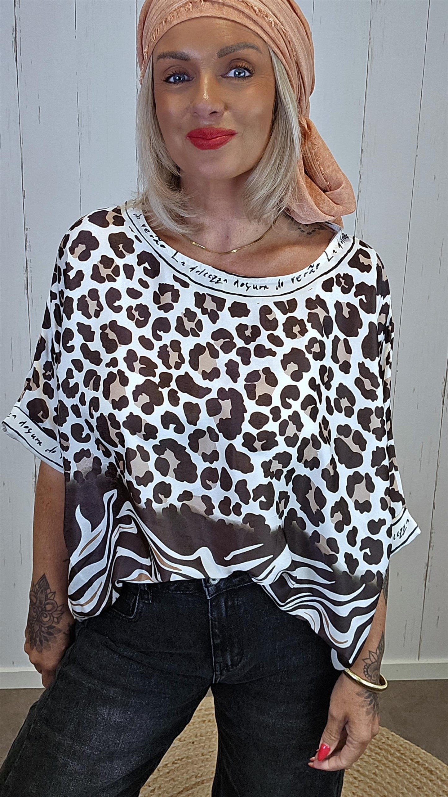 Nina topp med leoprint brun