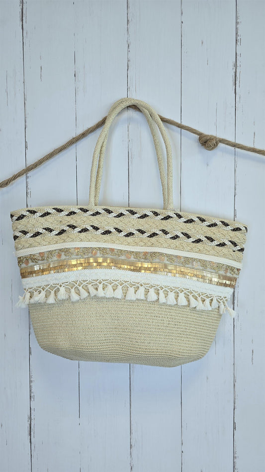 Stråveske med detaljer beige