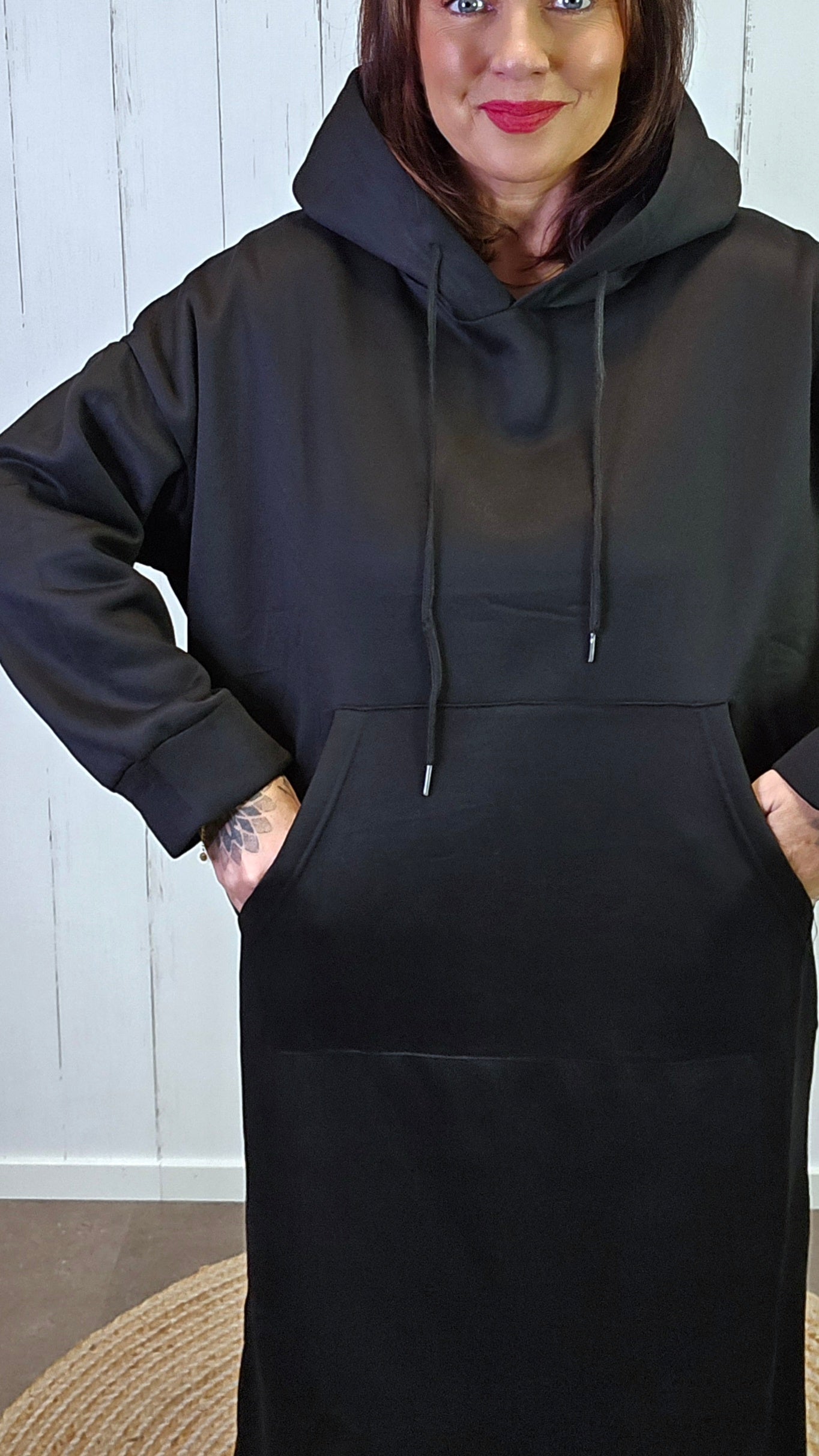 Lina hette kjole svart