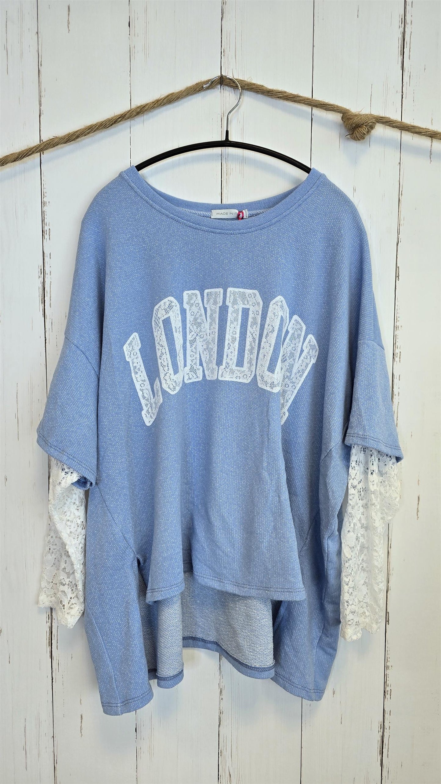 Birka oversized topp hvit/blå