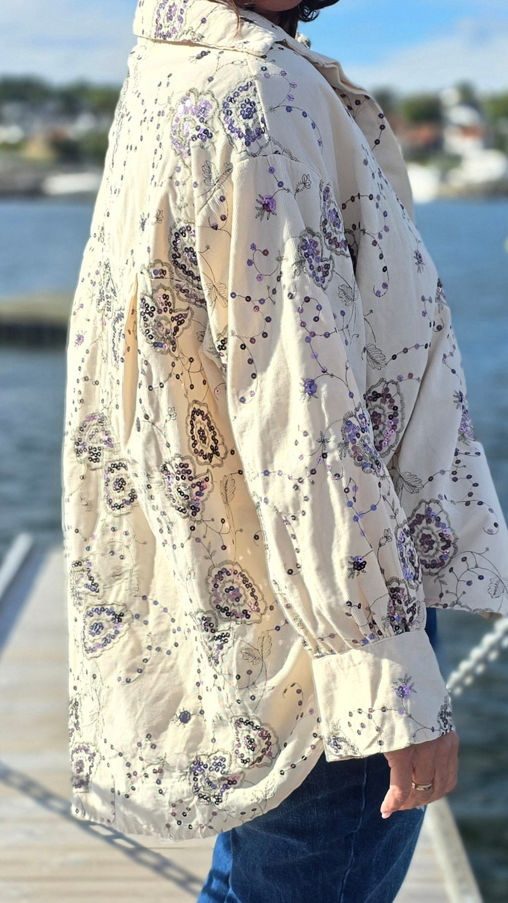 Nadja skjorte med blomster og paljetter