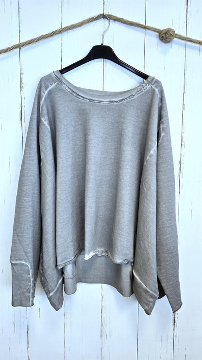 Wide short sweat cement