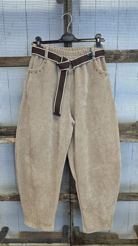 Zoe minikordbukse i barrel-modell beige
