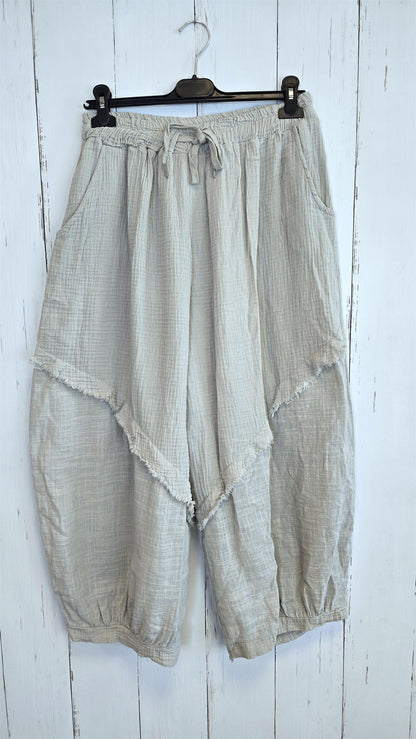Bomullsbukse med lommedetaljer beige