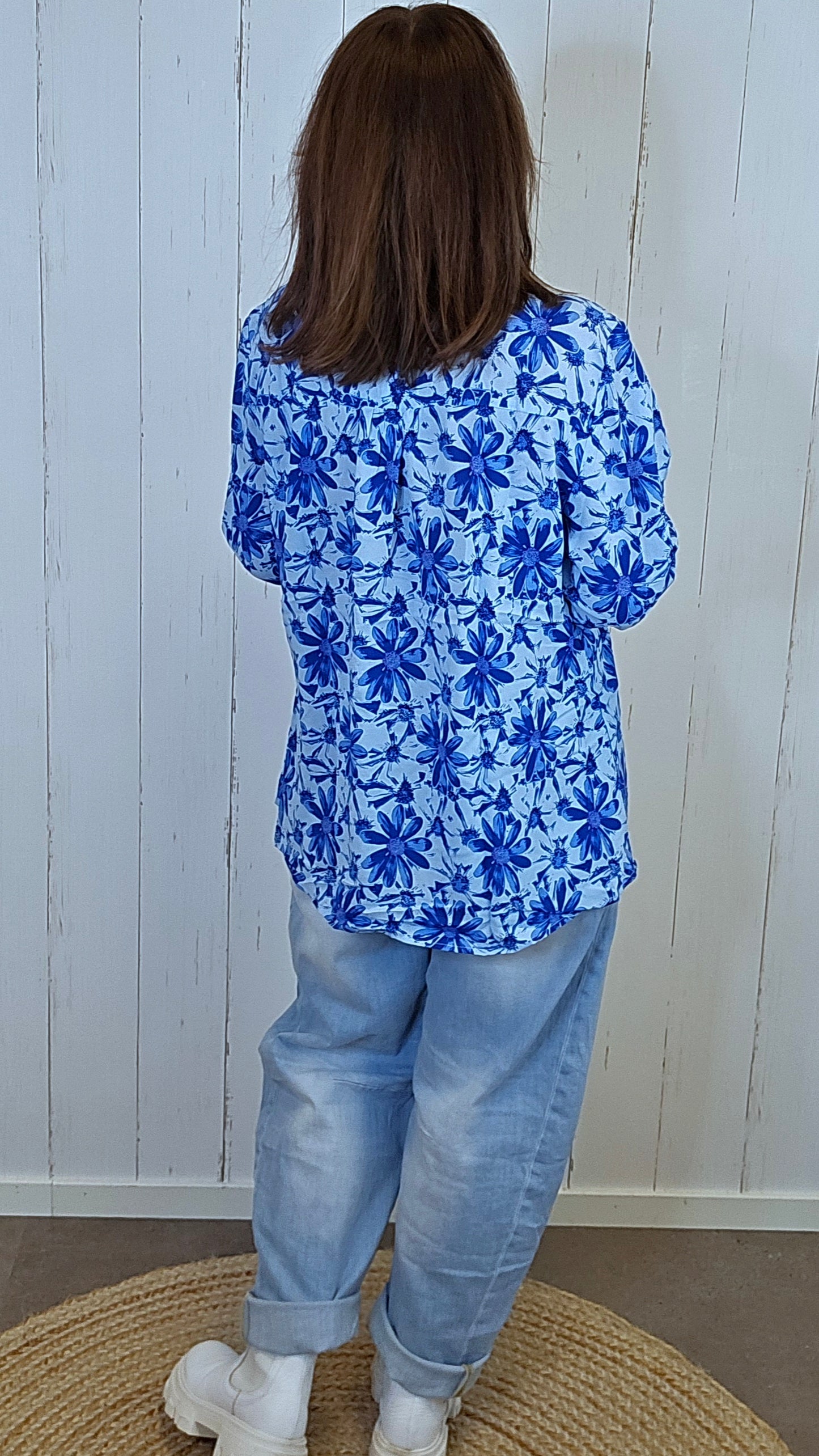 Eline blomsterbluse blå