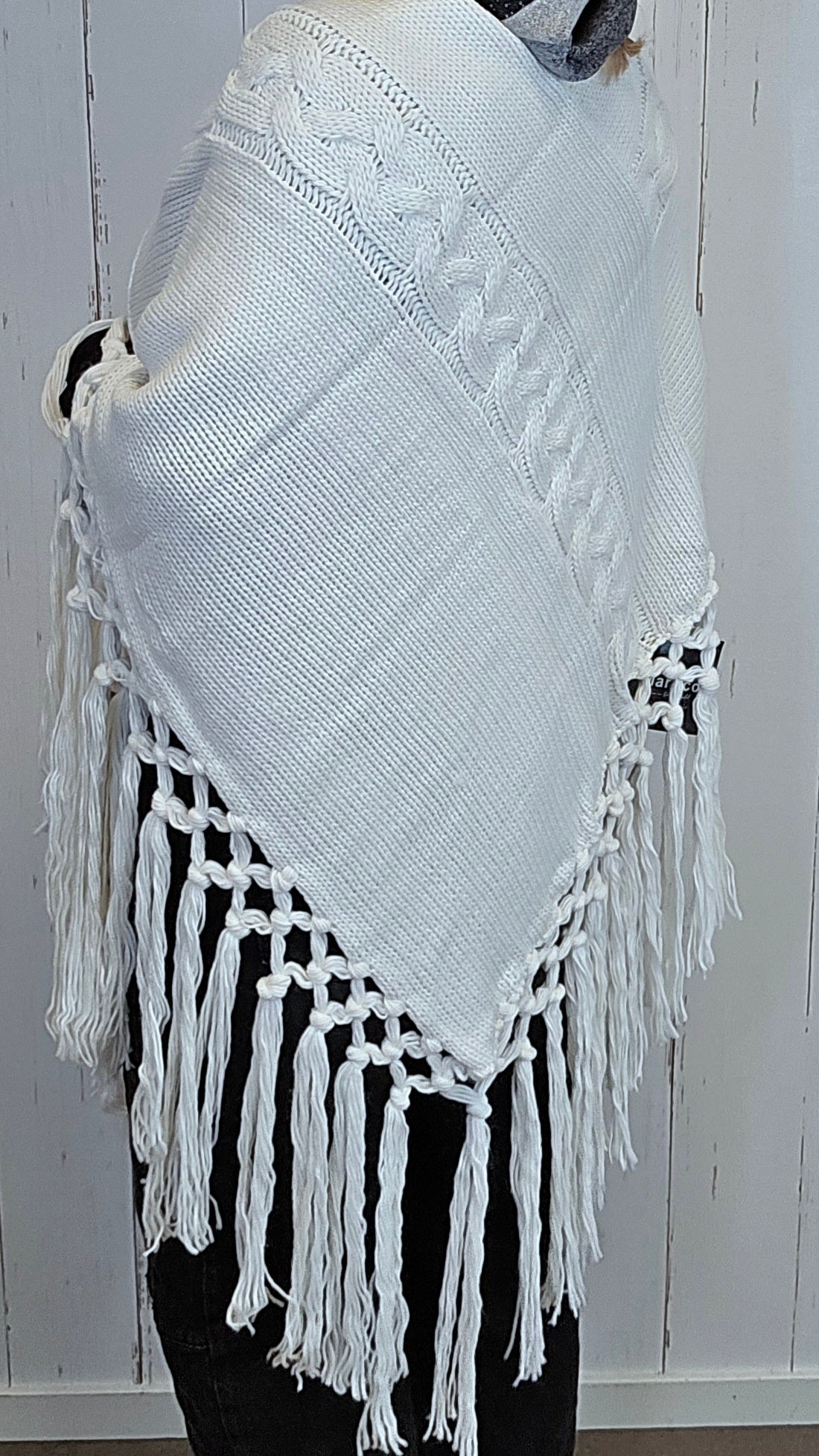 Enya poncho med Frynser Creme