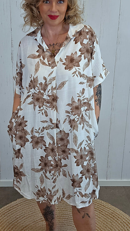 Veronika viskosekjole med blomsterprint brun