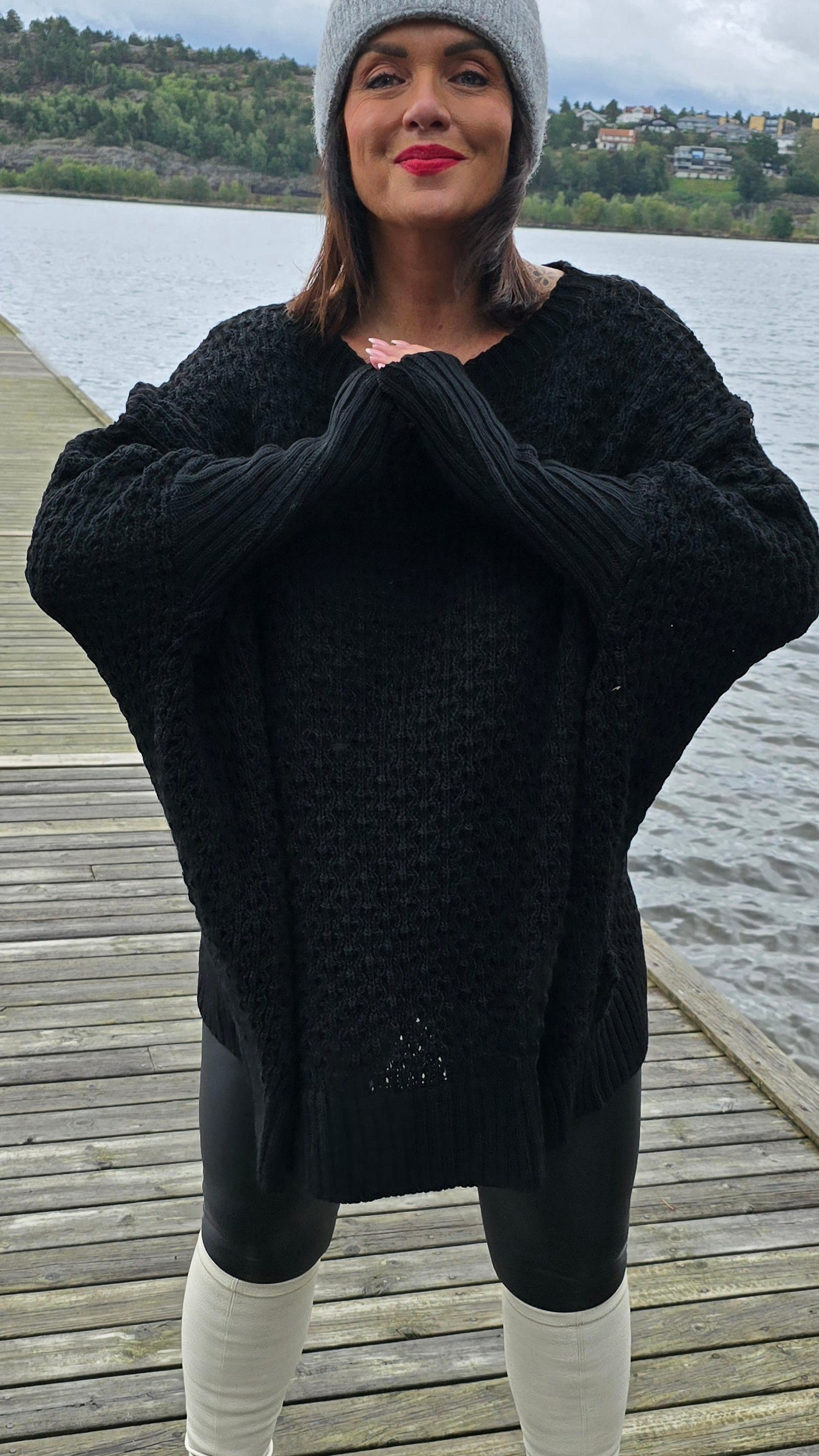 Inez baggy genser svart
